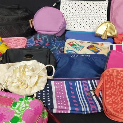 TWENTY COLORFUL ESTÉE LAUDER MAKE UP BAGS