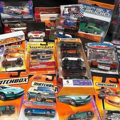 COLLECTION OF NHRA AND MATCHBOX DIE CAST CAR