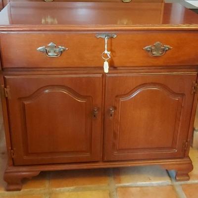 CLASSIC BAR MADE OF WOOD