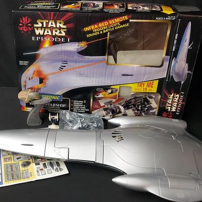 SLEEK STAR WARS EPISODE 1 ELECTRONIC NABOO ROYAL STARSHIP BLOCKADE CRUISER/PLAYSET