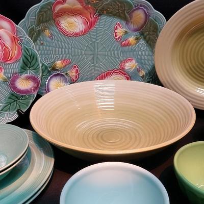 PRETTY PASTEL CERAMIC SERVING DISHES