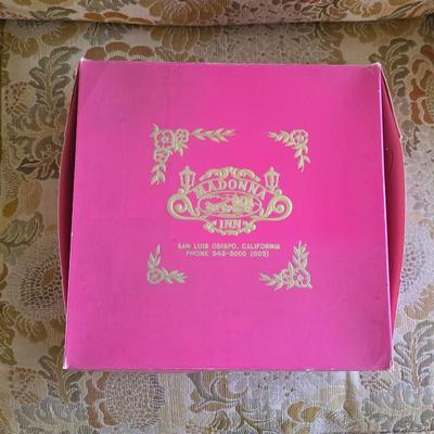 Vintage Madonna Inn sheet set (new)