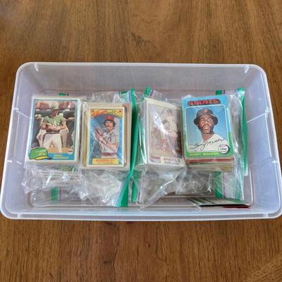 1970s and 1980s baseball cards