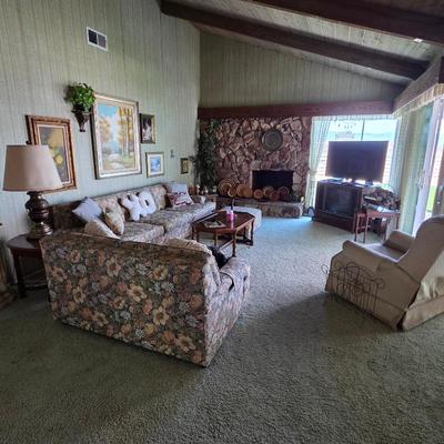 Vintage furniture, lamps and art