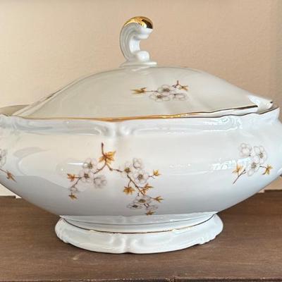 Sale Photo Thumbnail #63: Federal Shape Syracuse China in Stanbury Pattern - Serving Dish