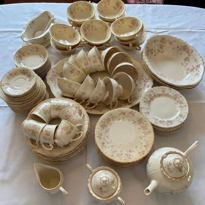 Sale Photo Thumbnail #61: Federal Shape Syracuse China in Stanbury Pattern 
'