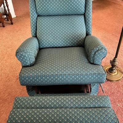 Sale Photo Thumbnail #80: La-Z-Boy Recliner 
