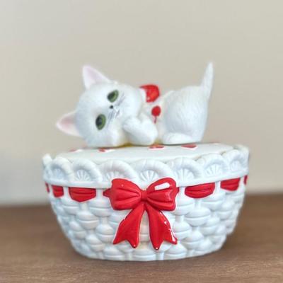 Sale Photo Thumbnail #73: Vintage Lefton Trinket Box 