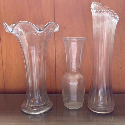 Sale Photo Thumbnail #31: glass flower vases 