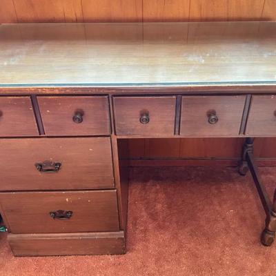 Sale Photo Thumbnail #23: Wooden desks 