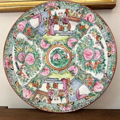Sale Photo Thumbnail #97: Antique Famille Rose Medallion  