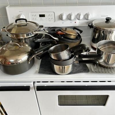 Sale Photo Thumbnail #6: Kitchenware 