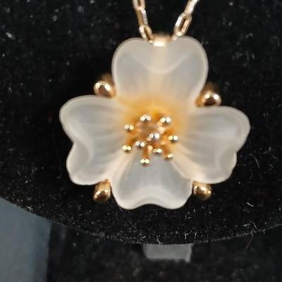 Vintage Whiting & Davis 21" Gold Plated chain /8 Pink Lucite Flower Pendant