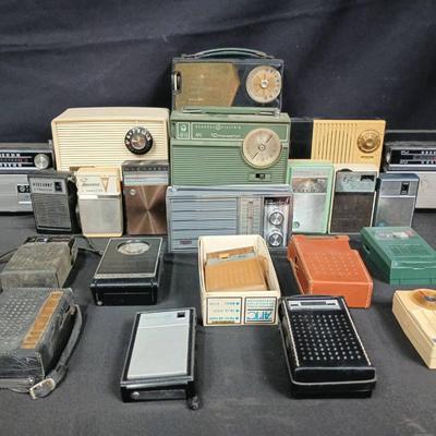 22pc Vintage Radio Collection W/ Delmonico Table Radio And More