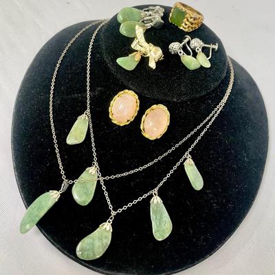 14 KT Gold And Gemstone Ring & Matching Jade Jewelry 