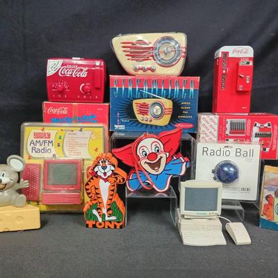 Vintage Gimmick Radio Collection W/ Discovery Channel Streamliner & More