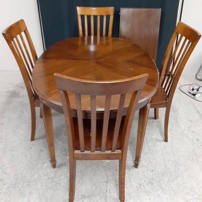 Wooden Table w/leaf And Four Wooden Chairs 
