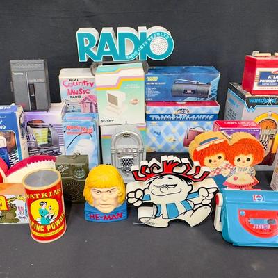 Vintage Pop Culture Radios! 