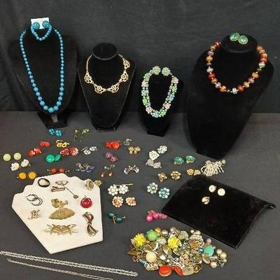 Art Deco.Vintage Jewelry