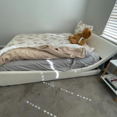 Sale Photo Thumbnail #81