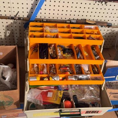 Fishing Tacklebox & Minnow Bucket