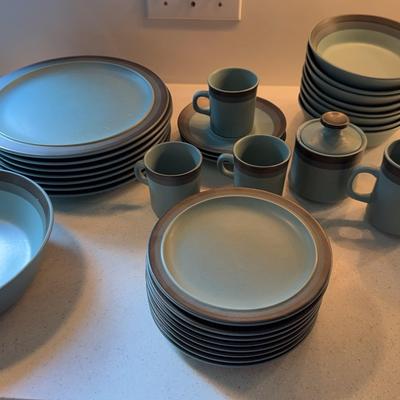 Arrow Stone Navajo Blue Dish Set
