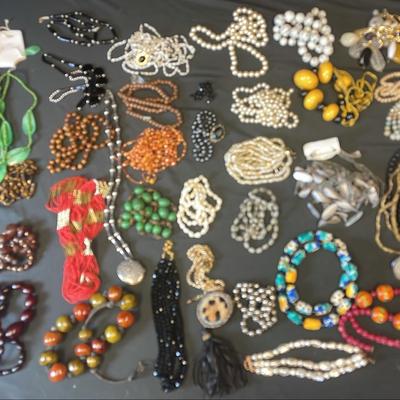 Costume Jewelry Necklaces #001