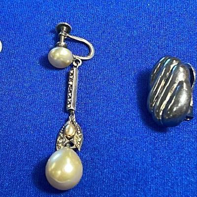 .925 Sterling Silver Screw Back Drop Pearl (1) & Round Wave Clip On (1) Earrings