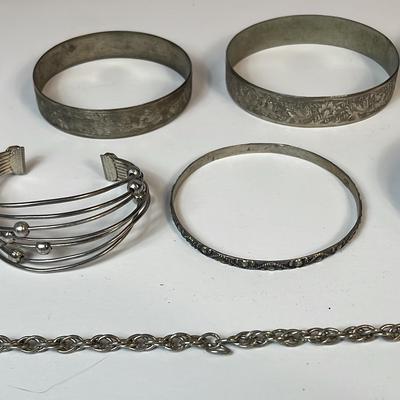 Costume Jewelry, Vintage White Metal or Silver #008