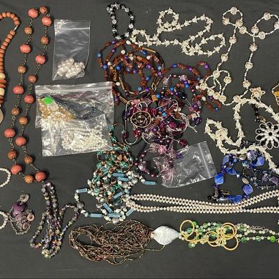 Costume Stone, Bead, & Synthetic Pearl Necklaces #13