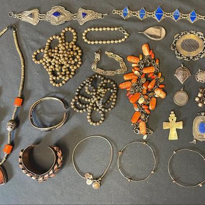 Costume Jewelry Variety, Copper Tone Selection #005
