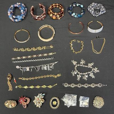 Costume Upscale Bracelets #18