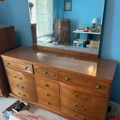 Bassett Furniture Wooden Dresser with Mirror 