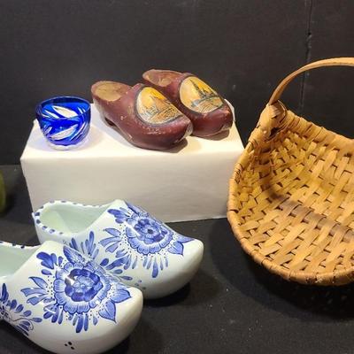 Delft And Older Wooden Clogs, Blue Cut To Clear Piece, Whiteoak Davis Basket, Japanese Vase