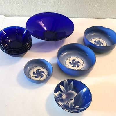 Japanese Blue And White Porcelain Bowls, And Blue Glass Set (6 Sm And 1 Lg Bowls)