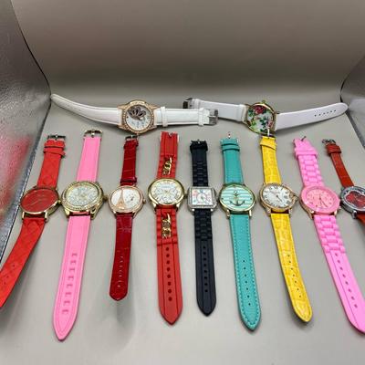 Bands Of Rubber & Synthetic Leather Watches 
