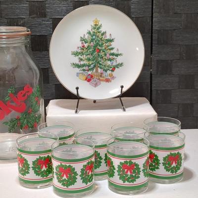 Christmas Cookie Jar W Metal Snap On Lid (8) Wreath Glasses And One Serving Plate 