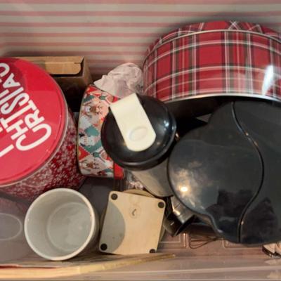 Mystery Lot of Kitchen Items 