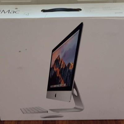 2017 21.5" Apple iMac with Intel Core i5