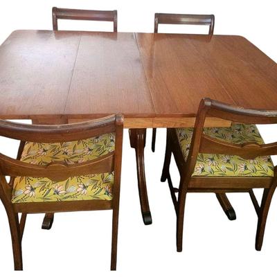 Vintage Table And 4 Chairs