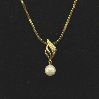 18K Pearl Pendant Necklace