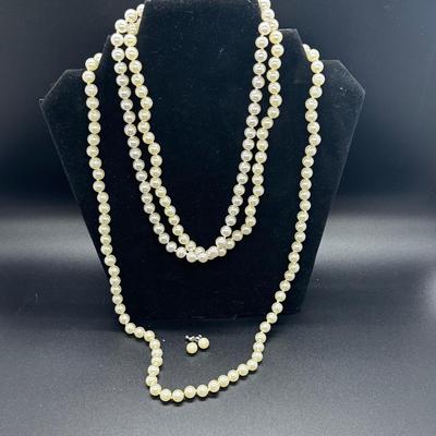 White Costume Pearls 1 