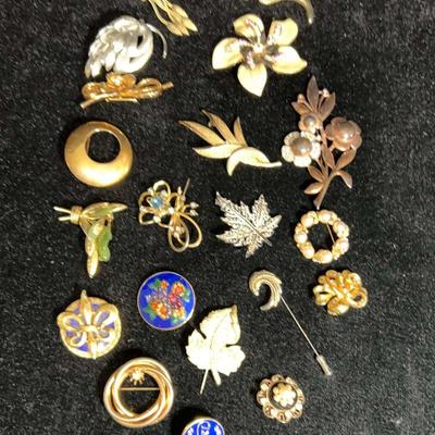 Vintage Women’s Pins