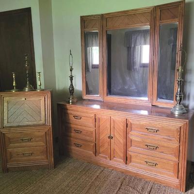 Furniture by Broyhill (BR3)