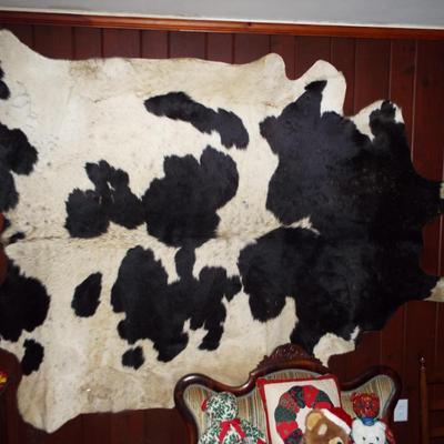 Sale Photo Thumbnail #234: FULL SIZE BLACK AND WHITE HOLSTEIN COW HIDE RAW EDGE RUG
