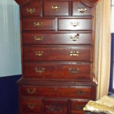 VINTAGE CHIPPENDALE
MAHOGANY HIGHBOY
