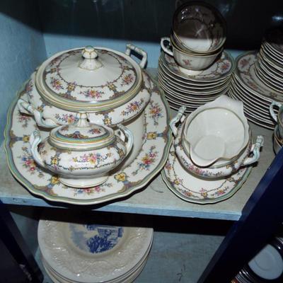 K&A KRAUTHEIM SELB BAVARIAN GERMANY PORCELAIN FLOWERS DINNERWARE MANY PIECES (BRING YOUR OWN PACKING)