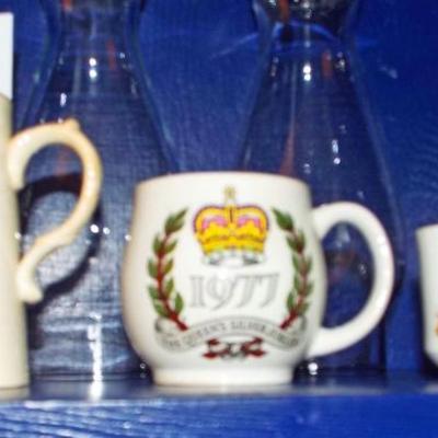 ENGLAND CORONATION PIECES OF POTTERY/PORCELAIN