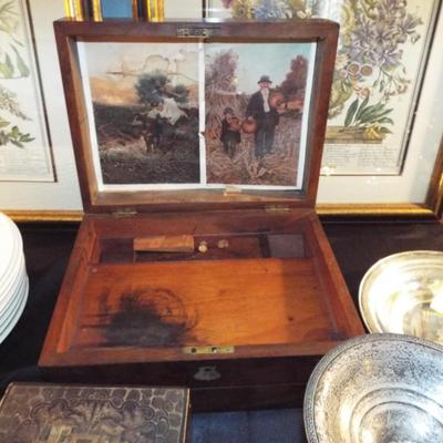 ANTIQUE MAHOGANY VENEER LAP DESK