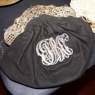 ANTIQUE STERLING SILVER REPOUSSE KISS CLASP KISS LOCK SILK  PURSE 